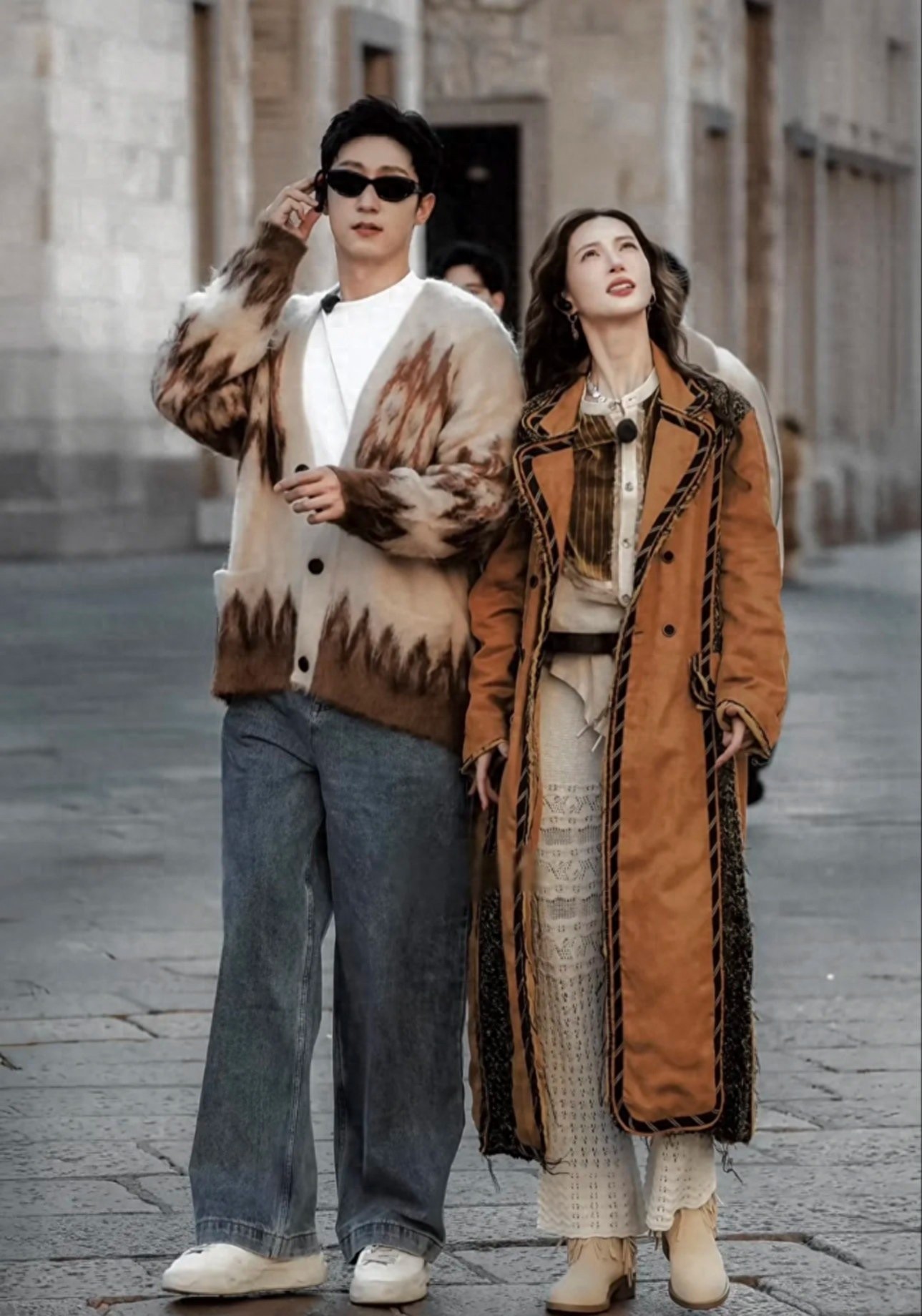 黄景瑜新恋情风波升级！和女友多张合影曝光，被吐槽借金晨炒作！