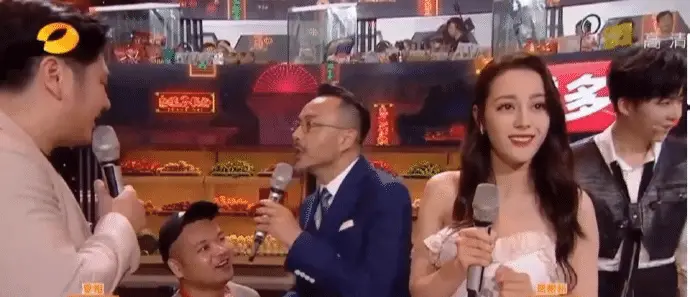 盘点被骚扰的女明星：韩雪被强抱、刘亦菲被扑倒、杨童舒被强吻