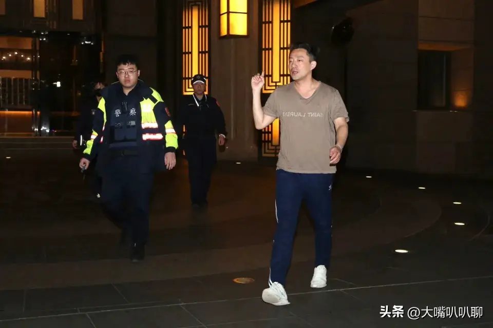 大S黑历史曝光_明星如何不被挖出小时候黑料呢,_大S澄清声明分析
