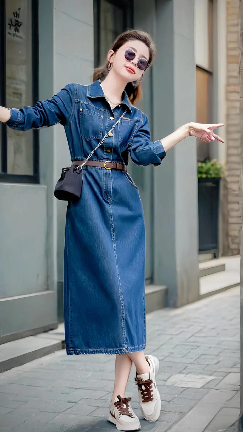 明星穿连体牛仔裤_明星牛仔裙_女明星穿牛仔连衣裙