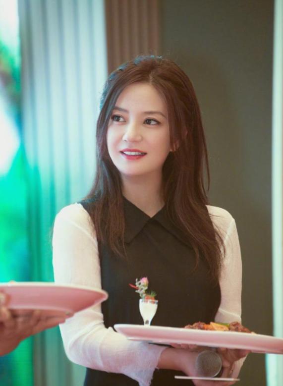 赵薇现在还在娱乐圈吗_赵薇转型投资做生意_赵薇投资做生意被封杀